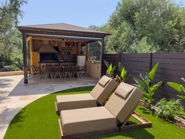 Backyard Villa Nous Luxury (5)