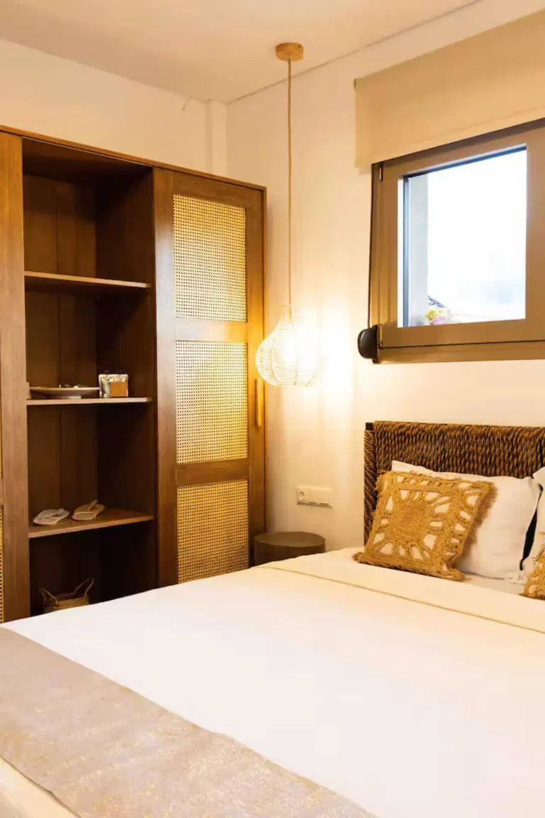 Bedroom 1 Villa Nous Luxury (2)