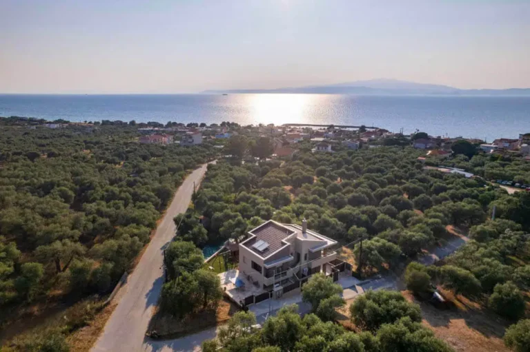 Exterior Villa Nous Luxury (1)