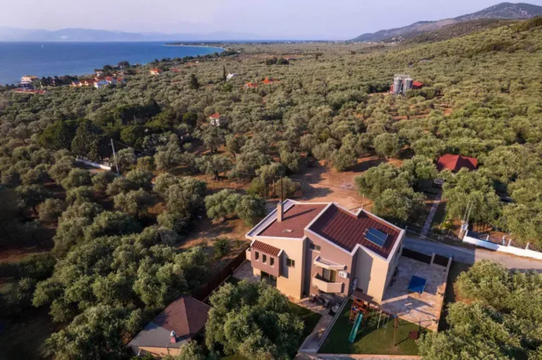 Exterior Villa Nous Luxury (2)